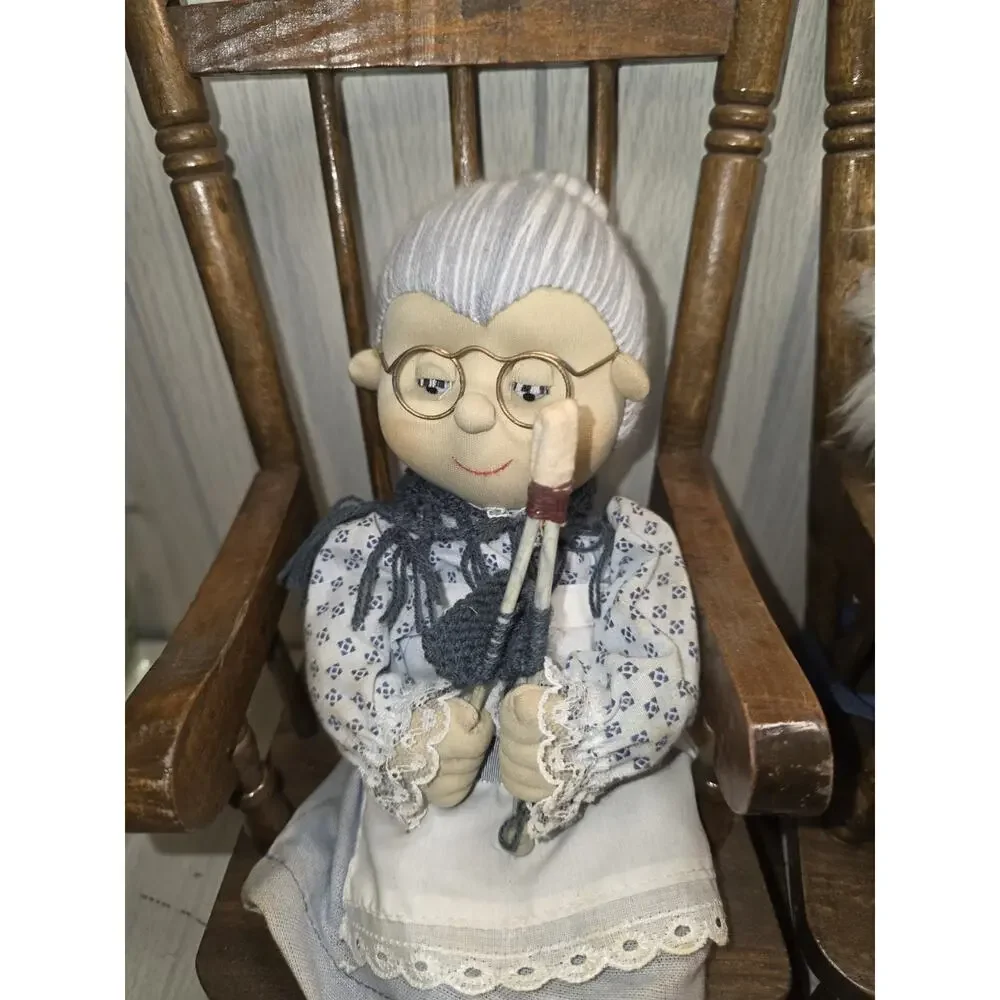 Vintage German Oma And Opa Grandma Grandpa Handmade Dolls In Rocking Chairs Read